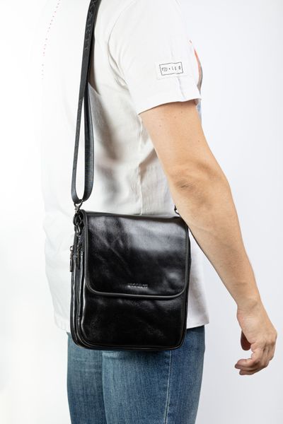 Чоловіча сумка на плече із натуральної шкіри REK-015-3-VacBlack чорна REK-015-3-VacBlack фото