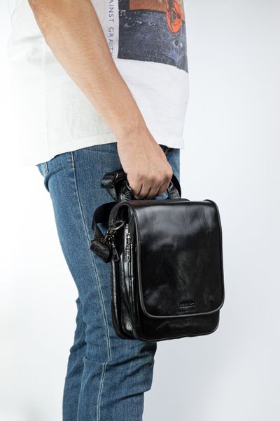 Шкіряна чоловіча сумка на плече барсетка REK-115-3-Vac Black чорна REK-115-3-Vac Black фото
