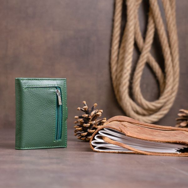 Кошелек-визитница на хлястике с кнопкой женский ST Leather 19229 Зеленый 19229 фото