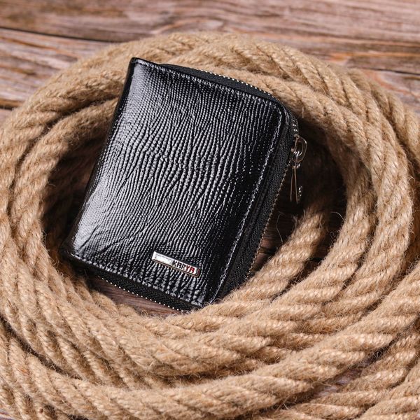 Лакований гаманець для жінок з монетницею на блискавці з натуральної шкіри фактурної KARYA 21411 Чорний 21411 фото
