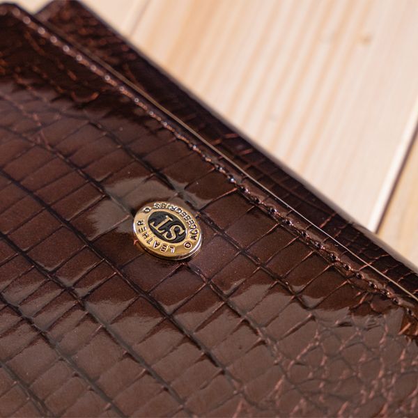 Гаманець жіночий ST Leather 18372 (S1201A) лакована шкіра Коричневий 18372 фото